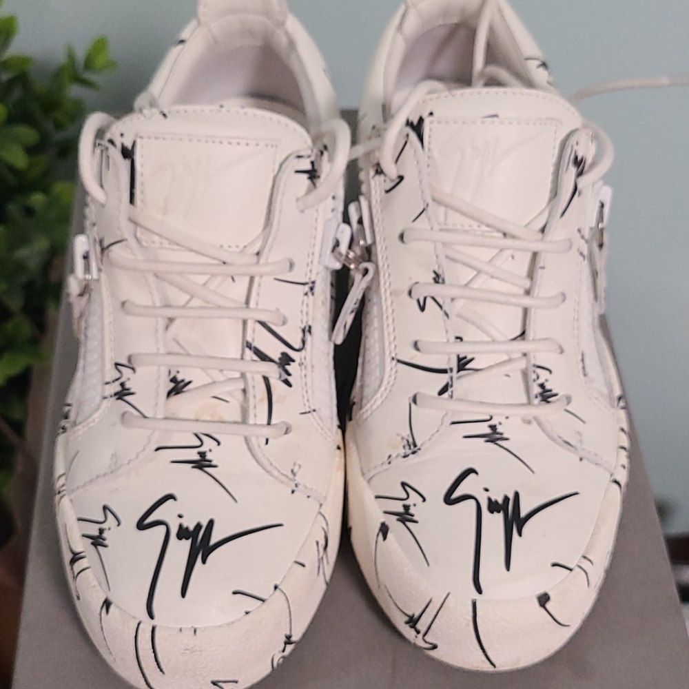 Giuseppi Sneakers